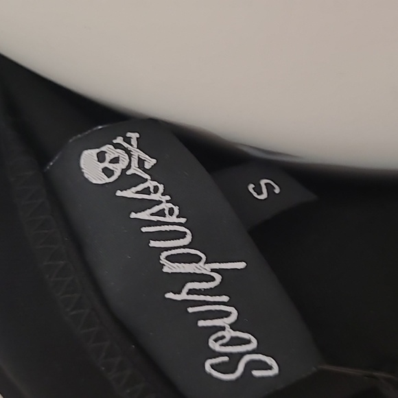 Sourpuss Skull Capri - Picture 5 of 9